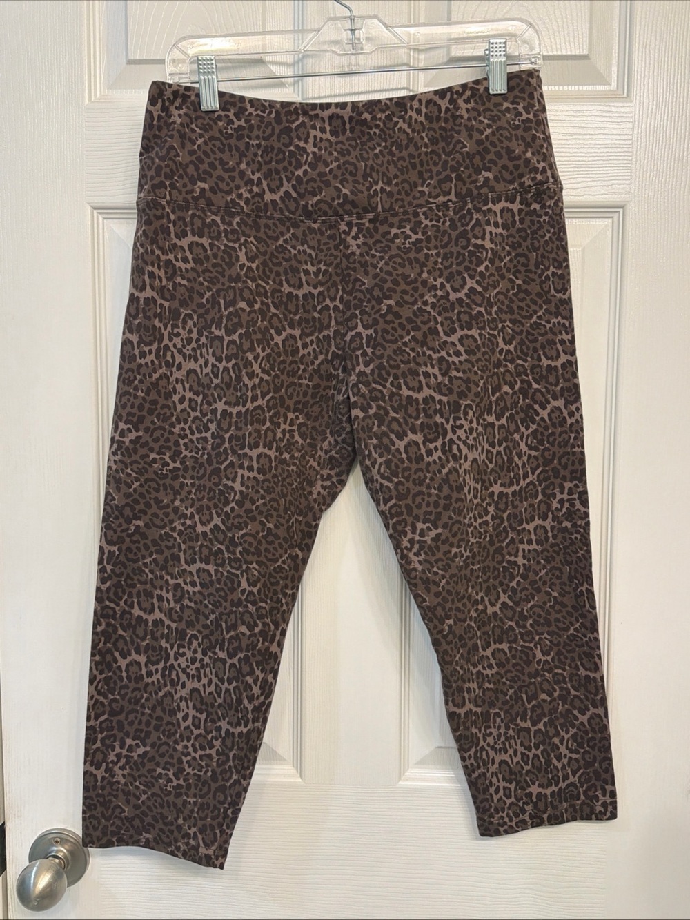 Casablanca by Marrakech Clothing Co Women's Large Leopard Print Capri Leggings